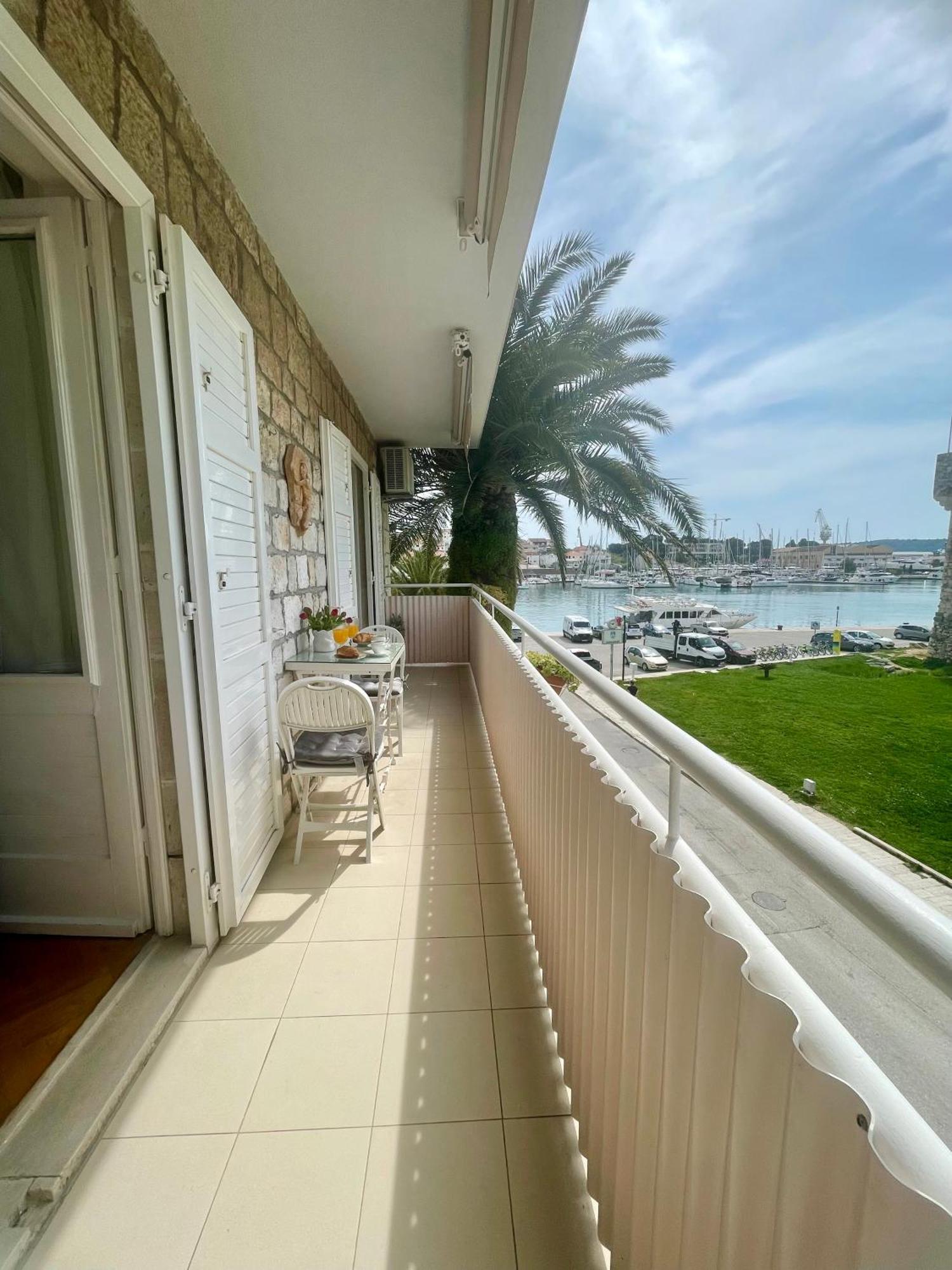 Dinka Old Town Apartment With Sea View Trogir Kültér fotó