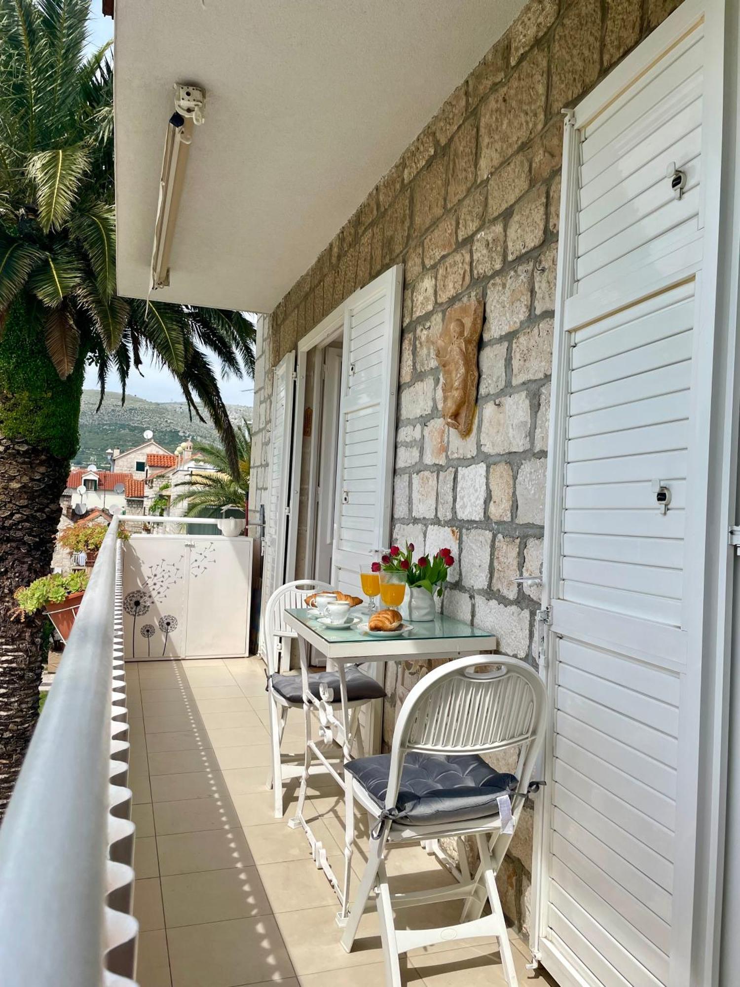 Dinka Old Town Apartment With Sea View Trogir Kültér fotó
