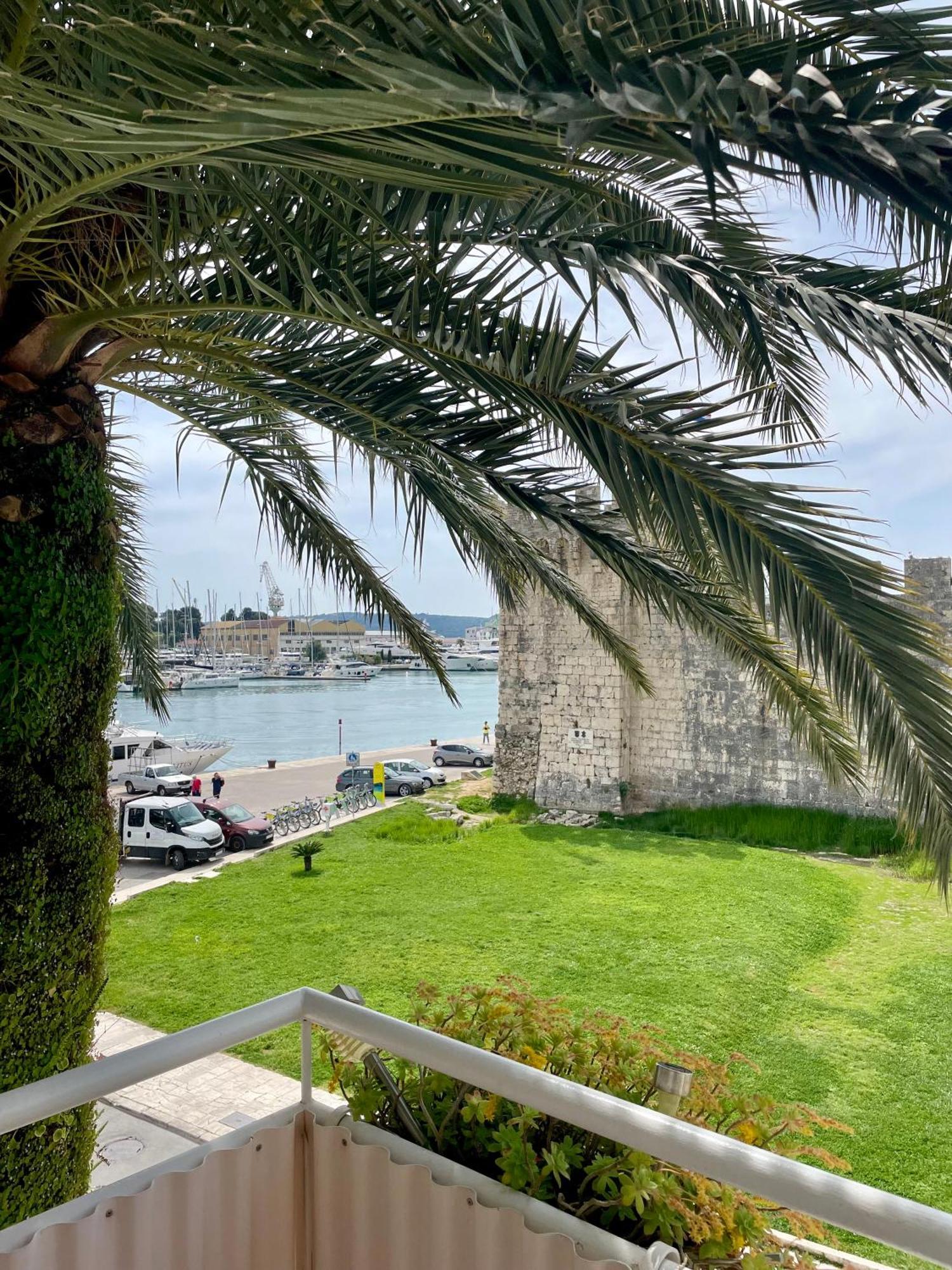 Dinka Old Town Apartment With Sea View Trogir Kültér fotó