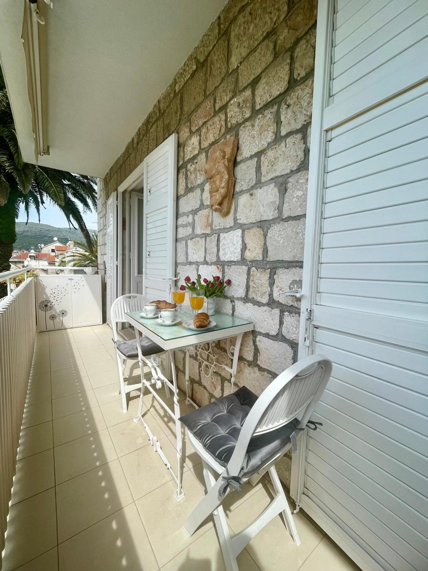 Dinka Old Town Apartment With Sea View Trogir Kültér fotó