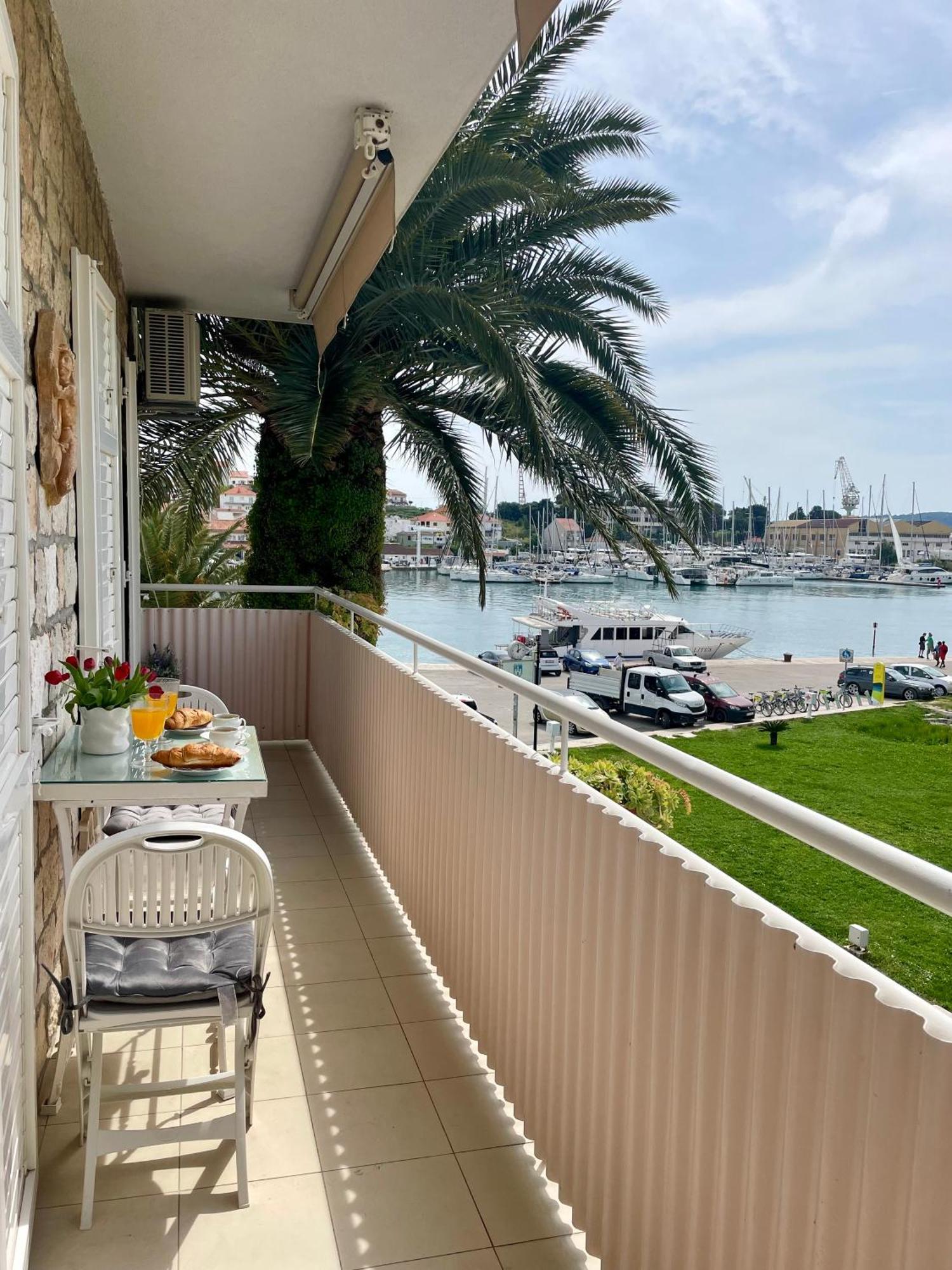 Dinka Old Town Apartment With Sea View Trogir Kültér fotó