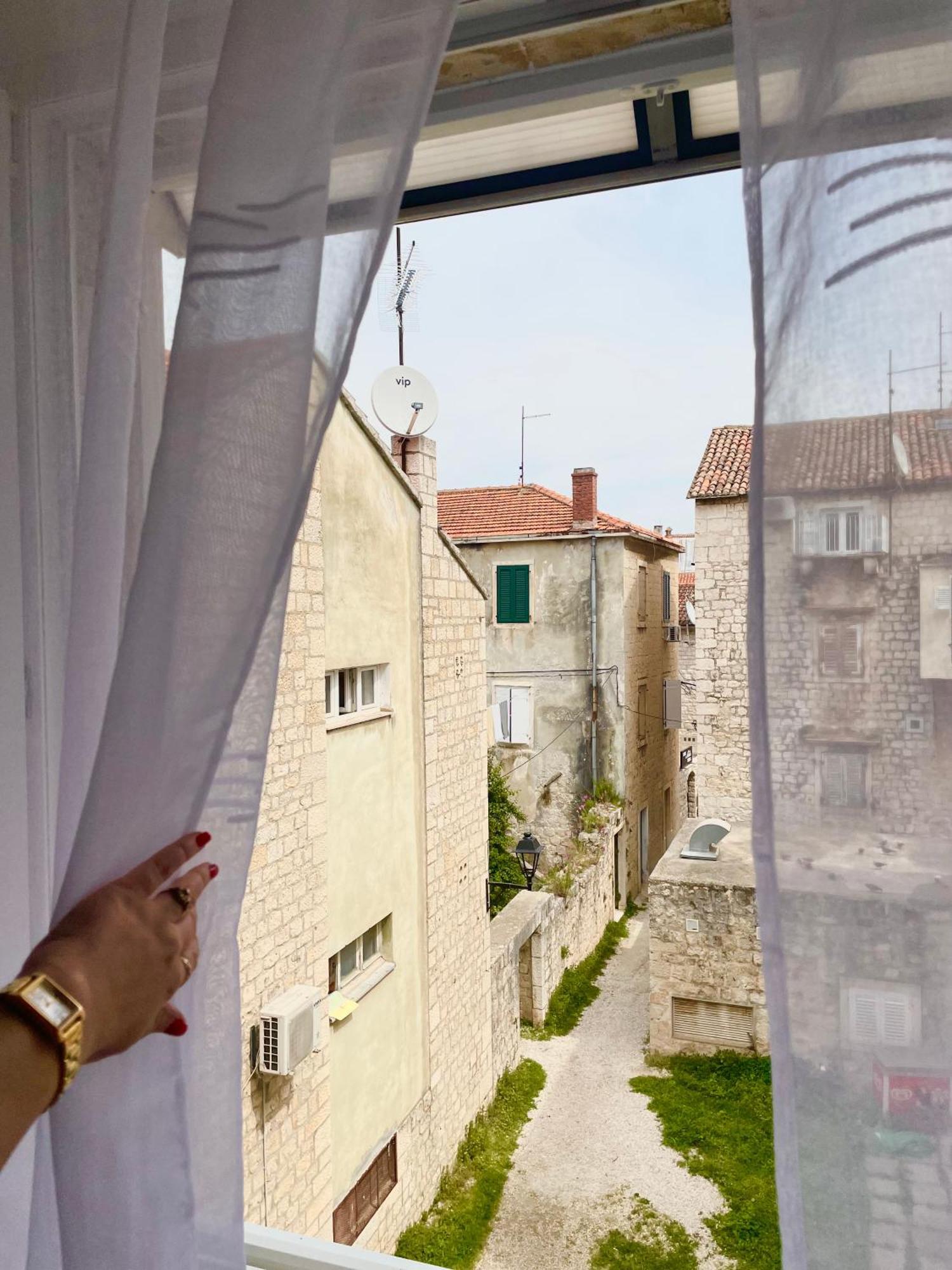 Dinka Old Town Apartment With Sea View Trogir Kültér fotó